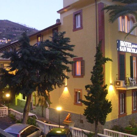 Hotel San Nicola Alassio Bagian luar foto