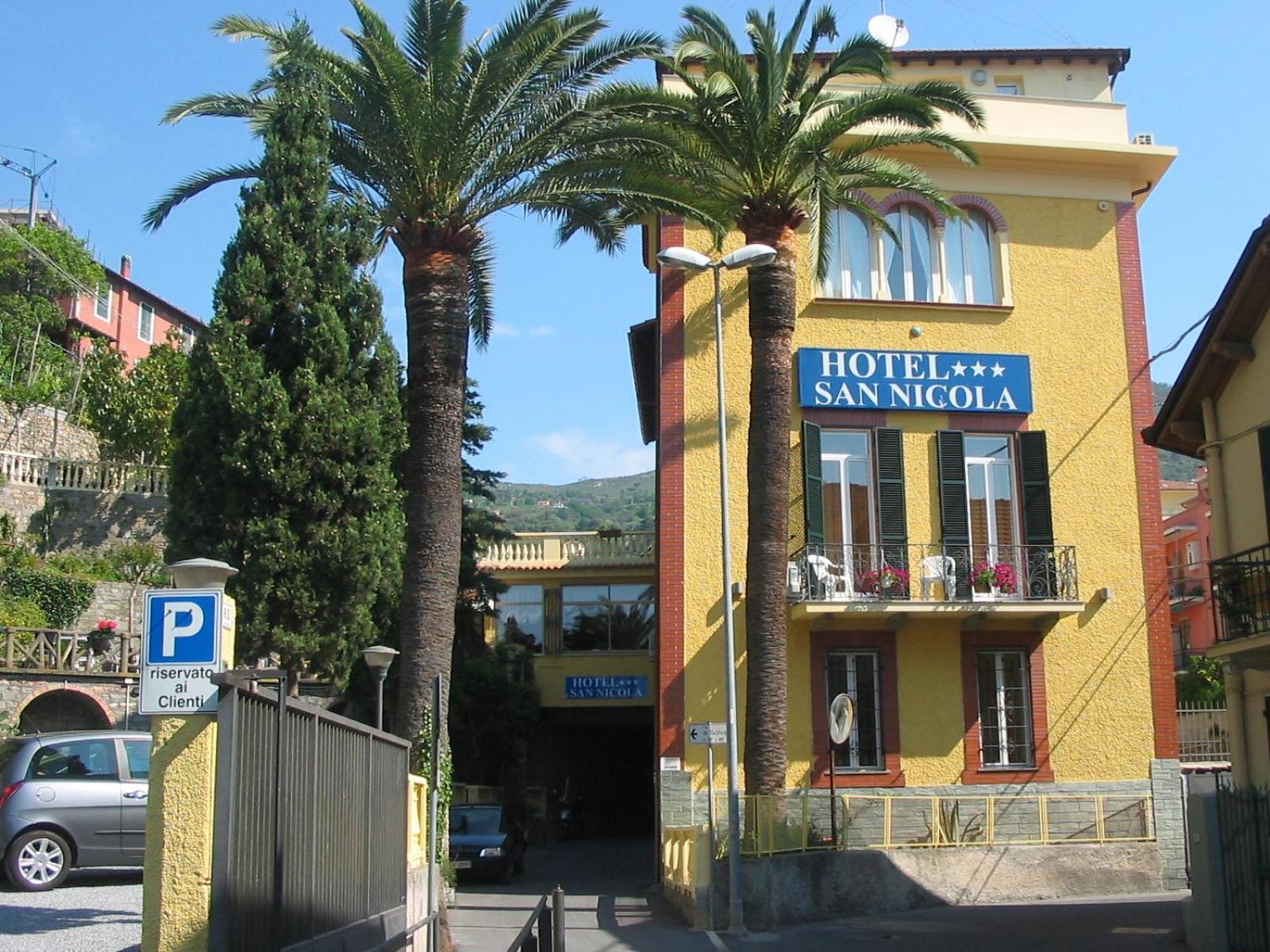 Hotel San Nicola Alassio Bagian luar foto